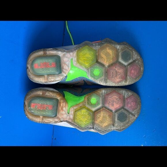 Size 11 - Nike LeBron 12 Trillion Dollar Man 2014 - Picture 6 of 7